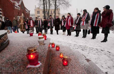 Жаночае малітоўнае шэсце салідарнасці з палітвязнямі ў Менску (Фота)