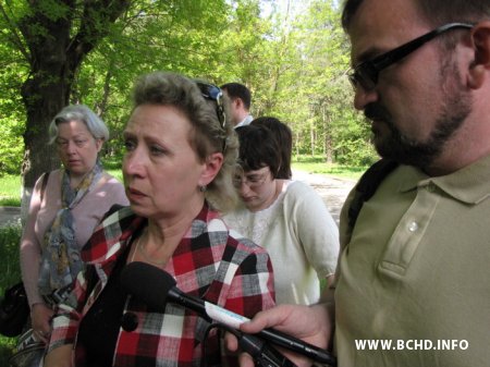 Паўла Севярынца вывозілі з суда пад воплескі і воклічы “Жыве Беларусь!” (Фота)