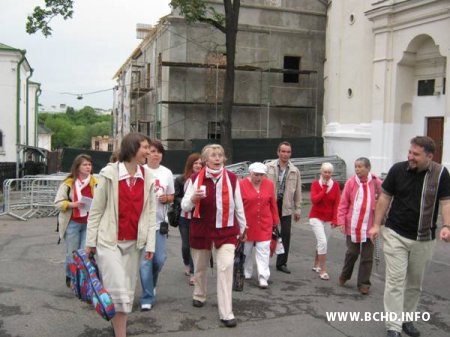 Малітоўнае шэсьце жанчынаў у бел-чырвона-белым (Відэа і фота)