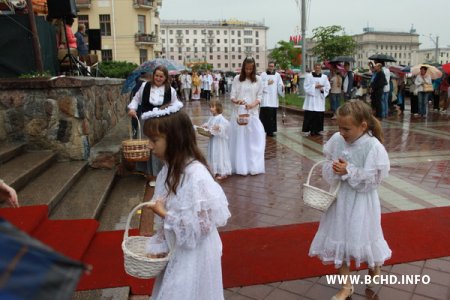 У Менску адзначылі 20-годзьдзе Менска-Магілёўскай мітраполіі (Фота)