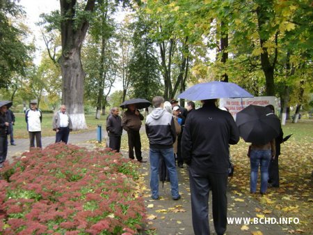 Падчас Народнага схода ў Слоніме затрымалі Алеся Масюка і Івана Бедку (фота)