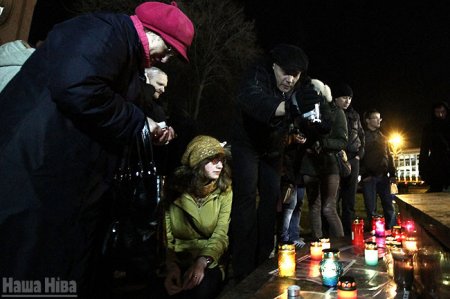 Малітва за палітвязьняў у гадавіну Плошчы пачалася з затрыманняў (Фота, Відэа)