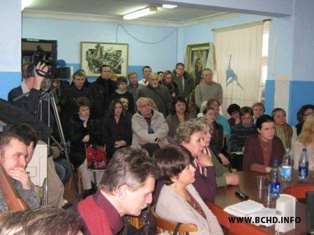 У Менску прайшоў круглы стол па пытанні вызвалення палітвязняў (Фота, відэа)