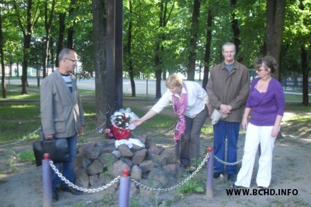 Кветкі да 95-годдзя БХД у Бабруйску (Фота)