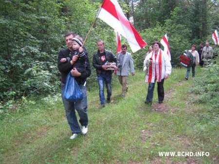 Сябры БХД і руху "Разам" ушанавалі памяць ахвяраў глыбоцкай і вілейскай Дарогаў смерці 1941 года (Фота, Відэа)