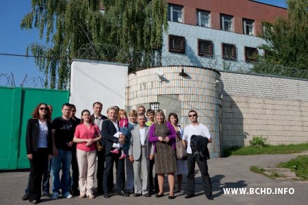 Сябры Нацрады БХД падтрымалі Дзяніса Садоўскага на Акрэсціна (Фота)