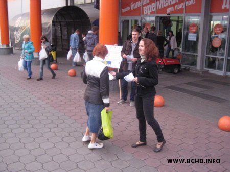 У Менску ля “Кароны” прайшоў чарговы пікет за байкот “выбараў” (фота)