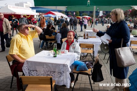 У Менску збіралі грошы на помнік Ярмошынай (вялікі фотарэпартаж)