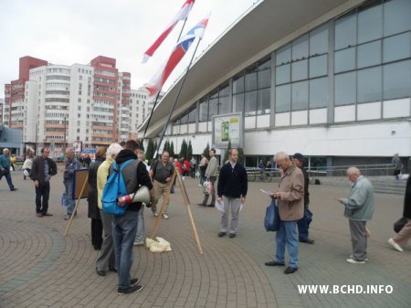 Актывісты БХД загітавалі БРСМацаў да байкоту "выбараў" (фота)