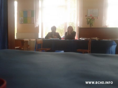 У Полацку скрыня для датэрміновага галасавання падрыхтавана для ўкіду бюлетэняў (фота)