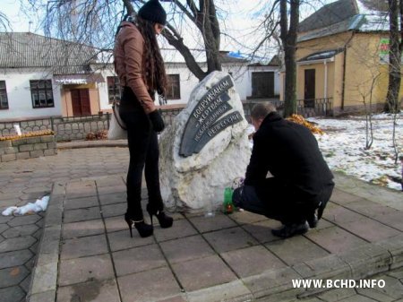 Бабруйскія актывісты распачалі кампанію па ўшанаванні памяці ахвяраў палітычных рэпрэсій (фота)