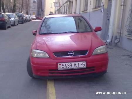 У Менску ўлады абяцаюць разабрацца з незаконнымі паркоўкамі (фота)