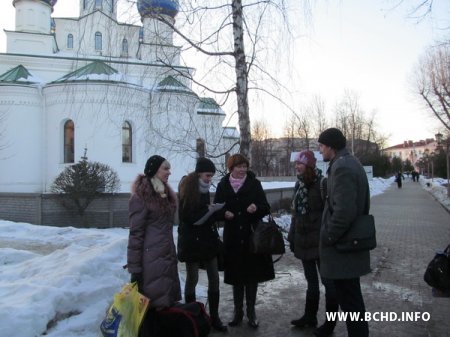 У Бабруйску сабралі подпісы за павелічэнне ўжытку роднай мовы ў раённай газеце (фота)