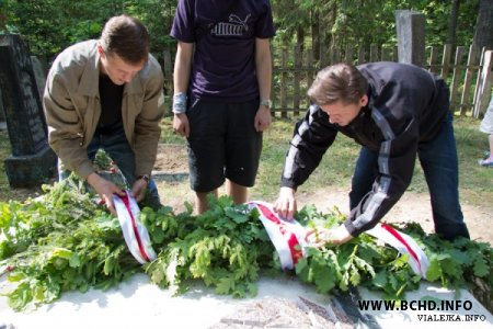 У в.Уладыкі ўшанавалі памяць паўстанцаў (вялікі фотарэпартаж)