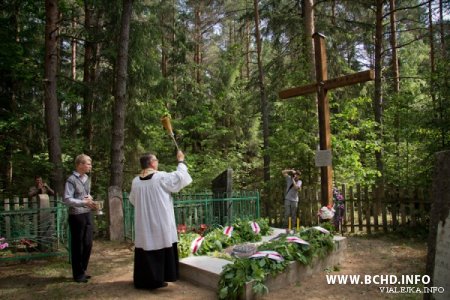 У в.Уладыкі ўшанавалі памяць паўстанцаў (вялікі фотарэпартаж)