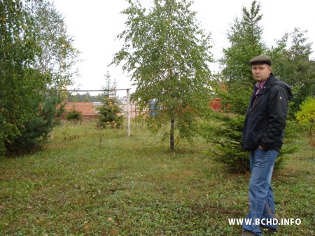 У вёсцы пад Менскам улады распрадалі дзіцячую пляцоўку (фота)