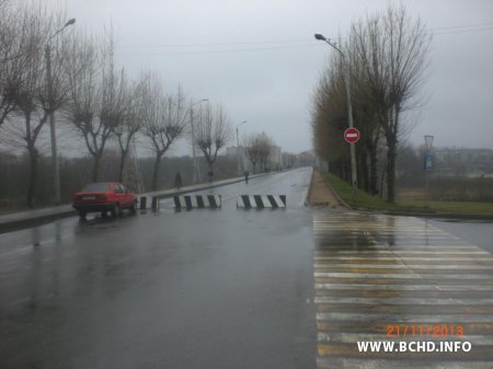 У Воршы грамадскасць дамаглася закрыцця аварыйнага мосту (фота)