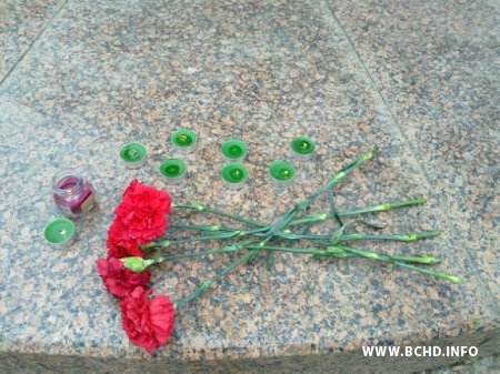 Прадстаўнікі БХД усклалі кветкі да помніка Тарасу Шаўчэнку ў Менску (фота)