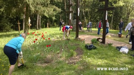 Актывісты БХД правялі талаку ў Курапатах (фота, дадалося відэа)