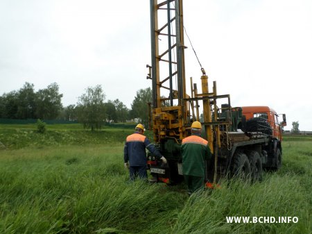 Змагара з будаўніцтвам дамоў на могілках у Валожыне збівалі і пагражалі “закатаць у асфальт” (фота)