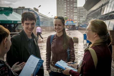 Актывісты БХД збіралі подпісы мінчан супраць алкагалізацыі (фота)