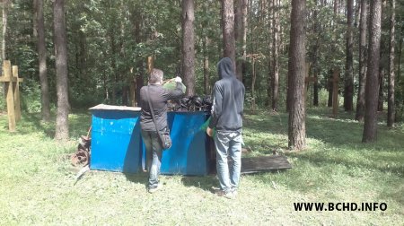Актывісты БХД у якасці альэрнатывы 3 ліпеня правялі талаку ў Курапатах (фота, відэа)