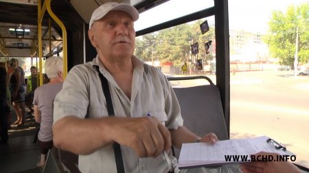 Жыхары Барысава пратэстуюць супраць працуючага ацяплення ў аўтобусах (фота)