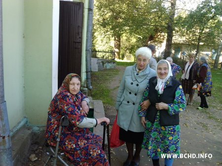 Актывісты БХД і РЭП наведалі шпіталь сястрынскага дагляду (фота)