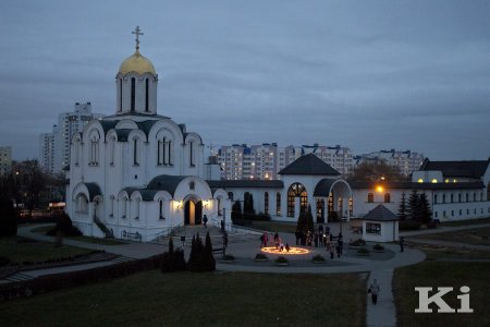 У Мінску запалілі 300 свечак у памяць аб ненароджаных дзецях (фота, відэа)