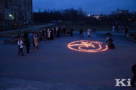 У Мінску запалілі 300 свечак у памяць аб ненароджаных дзецях (фота, відэа)