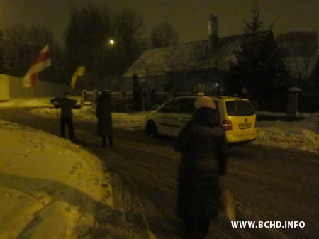 Як Вольгу Мікалайчык сустрэць з Акрэсціна намагаліся (фота)