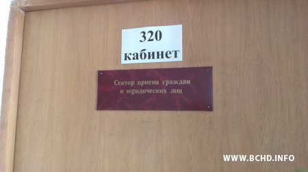 Актывісты «Народнага кантролю» перадалі подпісы «За якасную медыцыну» ў Мінску (фота)
