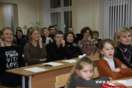 На “Мову Нанову Астравец” “Шоў беларушчыны” завітала з самым тытулаваным баскетбалістам краіны (фота)