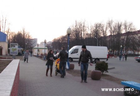 Бабруйскія актывісты павіншавалі гараджанаў з Днём Волі (фота)