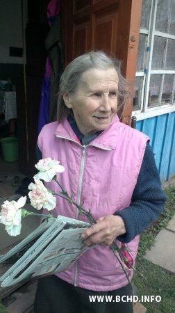 Актывісты БХД усклалі кветкі да помніка ваеннапалонным і наведалі вымушаную остарбайтарку (фота, відэа)