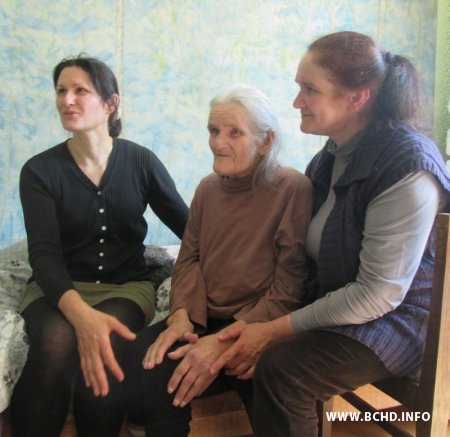 Сябры БХД наведалі сям’ю ветэранаў у Баранавічах (фота)