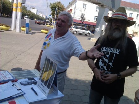 У дзень народзінаў Статкевіча сябры БХД праводзяць пікеты салідарнасці з палітвязнямі (фота)