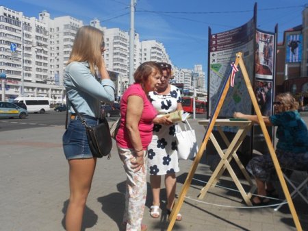 Пікеты Беларускай Хрысціянскай Дэмакратыі ў Менску (фота)