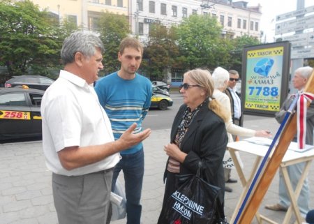 Пікеты Беларускай Хрысціянскай Дэмакратыі ў Менску (фота)