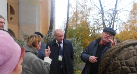 Дзяржінспекцыя сустрэлася з жыхарамі дома па вуліцы Лынькова (фота)