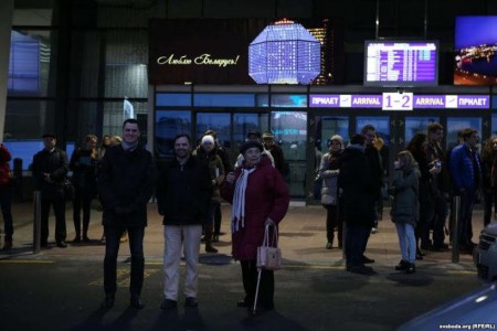 Представители БХД встретили в Минске Светлану Алексиевич