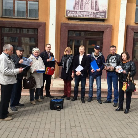 У Бабруйску актывісты БХД збіраюць подпісы у абарону жыцця (фота)