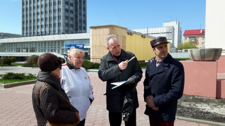 Гомельскія актывісты БХД патрабуюць грамадзкага абмеркаваньня рэканструкцыі гарадзкіх вуліц (фота)