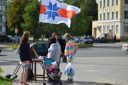 Андрэй Бодзілеў: людзі кажуць пра свае праблемы і ставяць подпісы (фота)