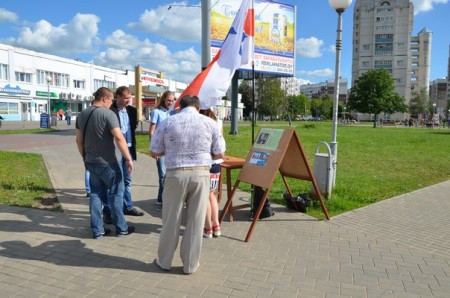 Андрэй Бодзілеў: людзі кажуць пра свае праблемы і ставяць подпісы (фота)