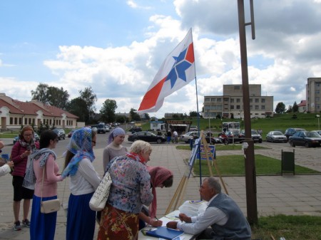 У Слоніме і Жыровічах на пікетах БХД збіралі подпісы ў абарону жыцця (фота)