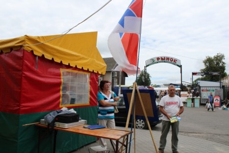 БХД на Слонимщине продолжает собирать подписи в защиту жизни (фото)