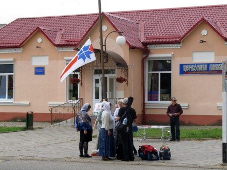 Слонімцы занепакоеныя змяншэннем заробкаў і адсутнасцю добрай працы (фота)