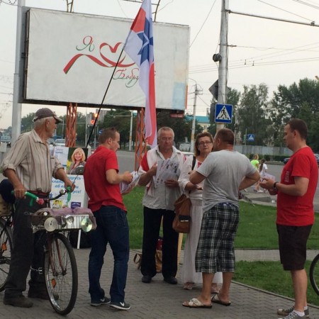 У Бабруйску збіраюць подпісы, каб зрабіць 27 ліпеня нацыянальным святам (фота)