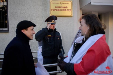 Акцыя салідарнасці з Эдуардам Пальчысам: “Адзін-восем-шэсць-тры – імперыя, памры!”